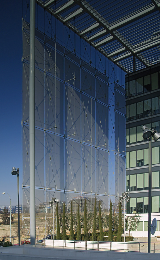 Edificio Portico by Cesar Serrano