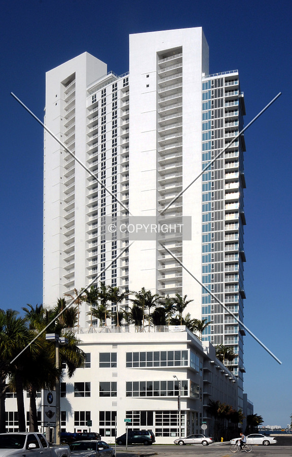 Paramount Bay at Edgewater Square by Jorge Molina