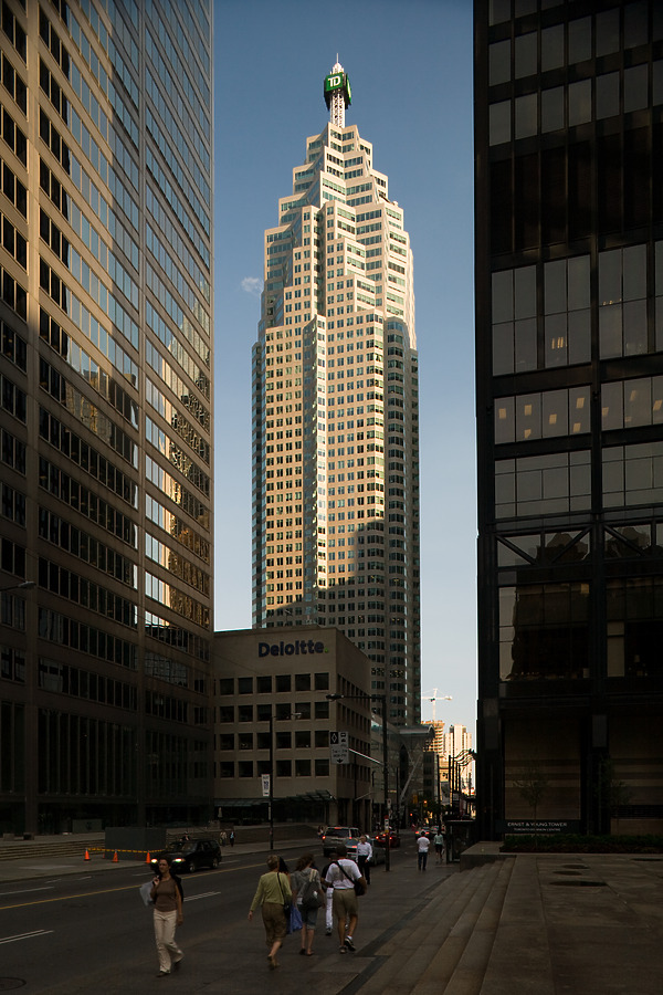 Canada Trust Tower by Pavel Toczynski