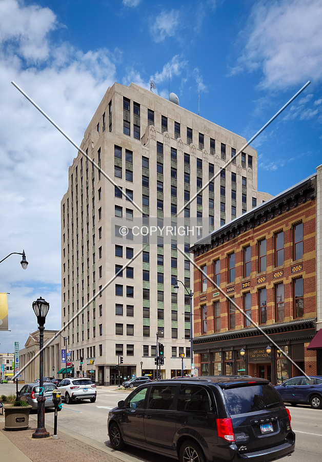 Illinois Building by Ryan Hildebrand