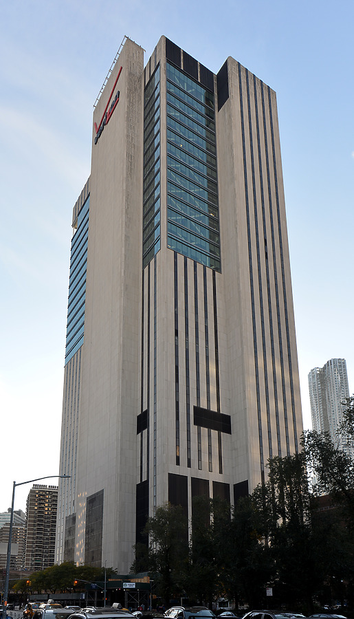 375 Pearl Street by John W. Cahill