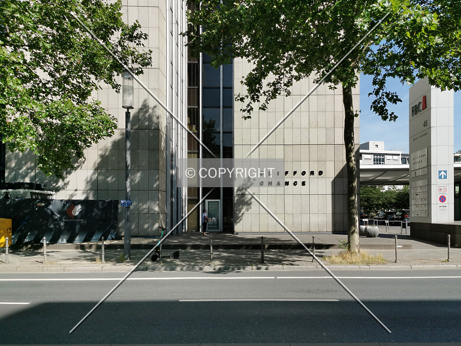 Frankfurter Büro Center by Nephilim