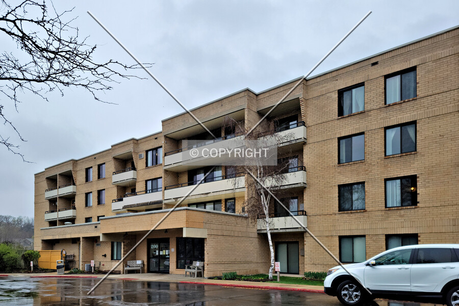 Riverain Apartments