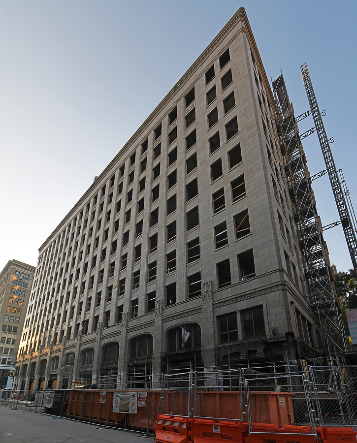 Chattanooga Bank Building by John W. Cahill