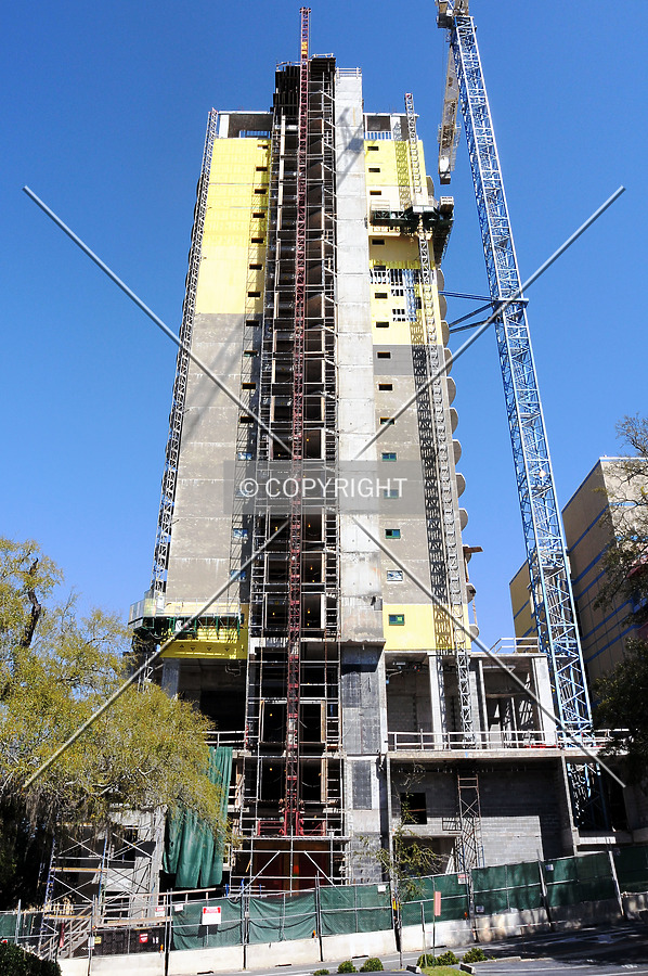 Plaza Tower at Kleman Plaza by Jorge Molina
