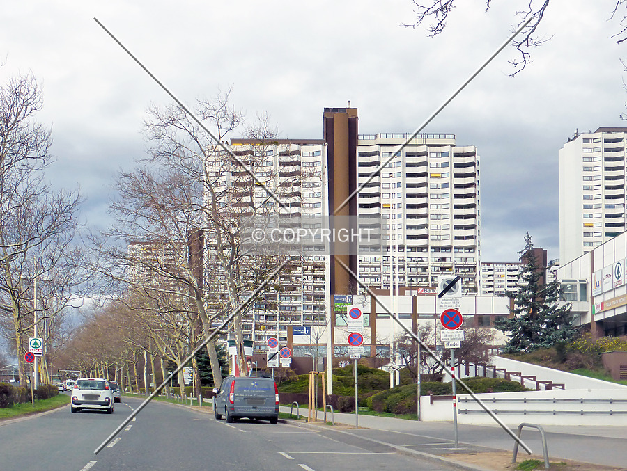 Wohnpark Alterlaa - Block B1-B2 by Nephilim