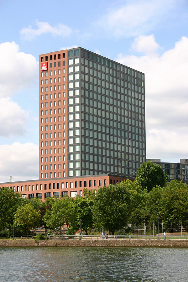 Hochhaus MainForum by Michiel van Dijk