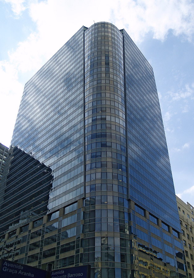 Torre Almirante by Cesar Serrano