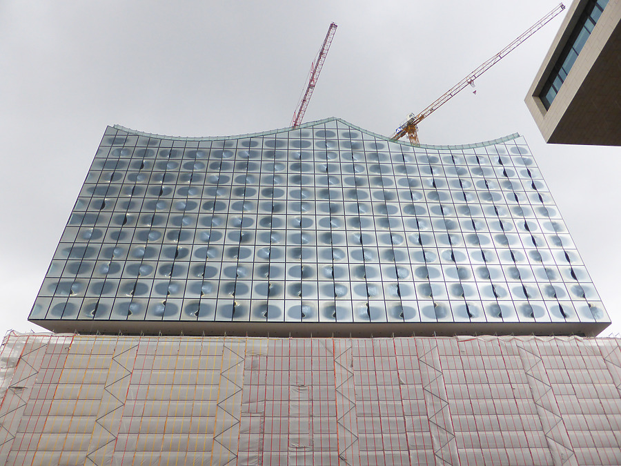 Elbphilharmonie by Der Hamburger