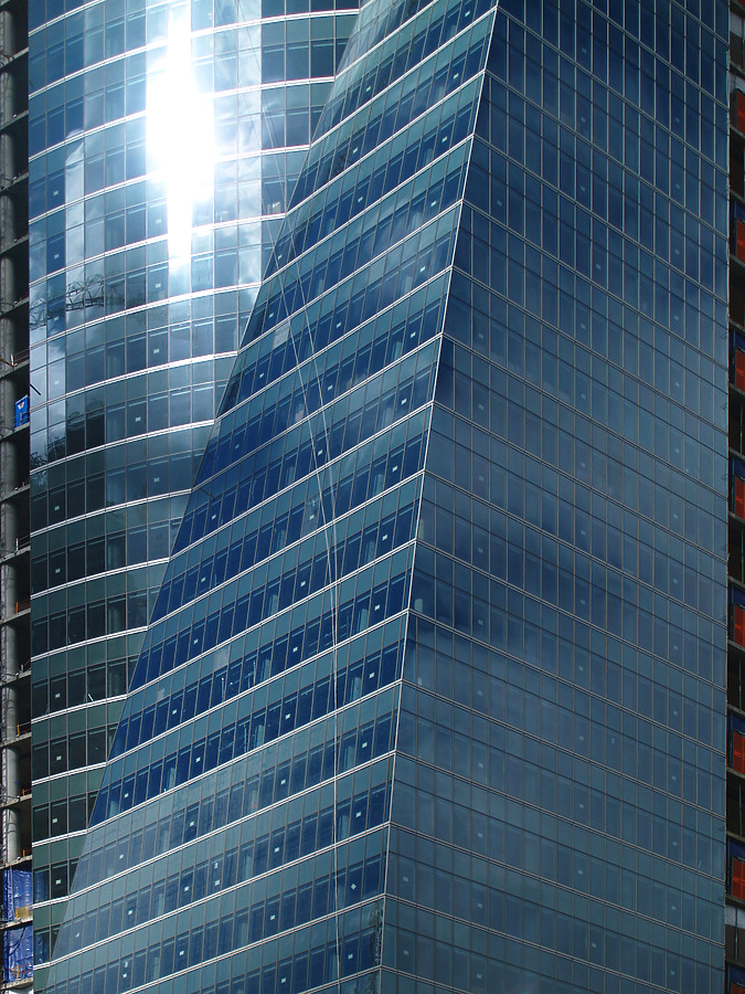 Torre Espacio by Cesar Serrano