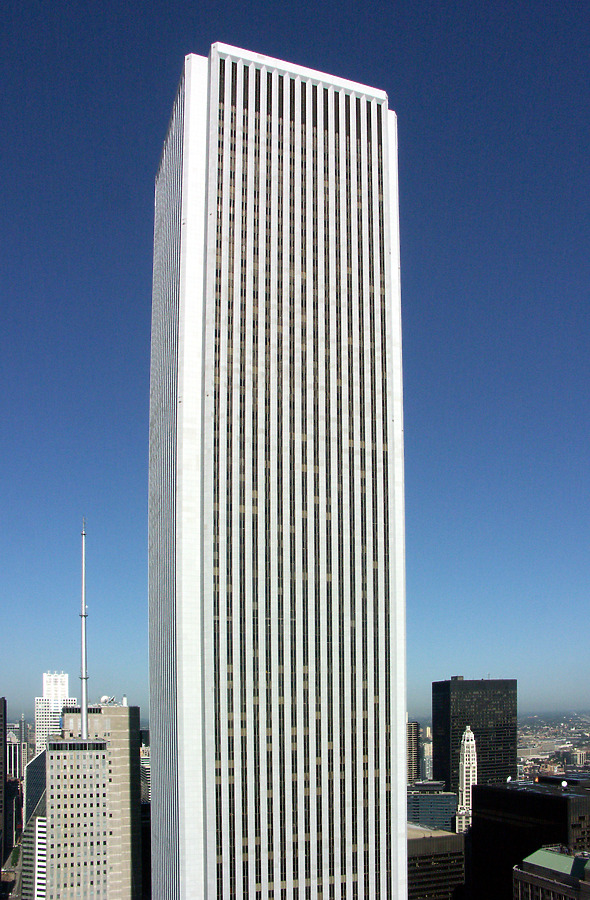Aon Center by Marshall Gerometta