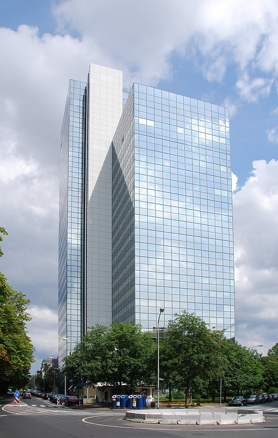 Hochhaus am Park by Huopa