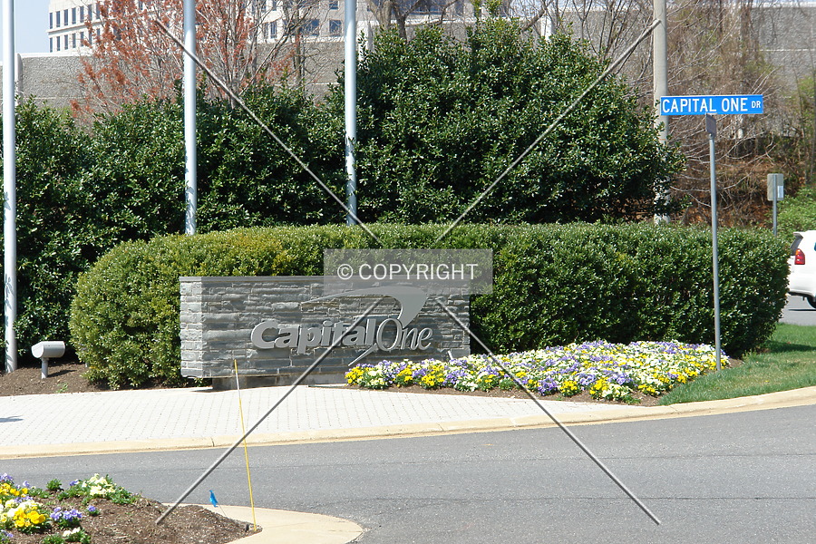 Capital One Tower by Nephilim