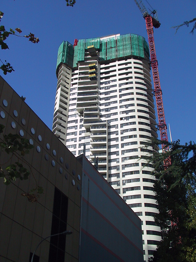 Meriton Tower by John Bek