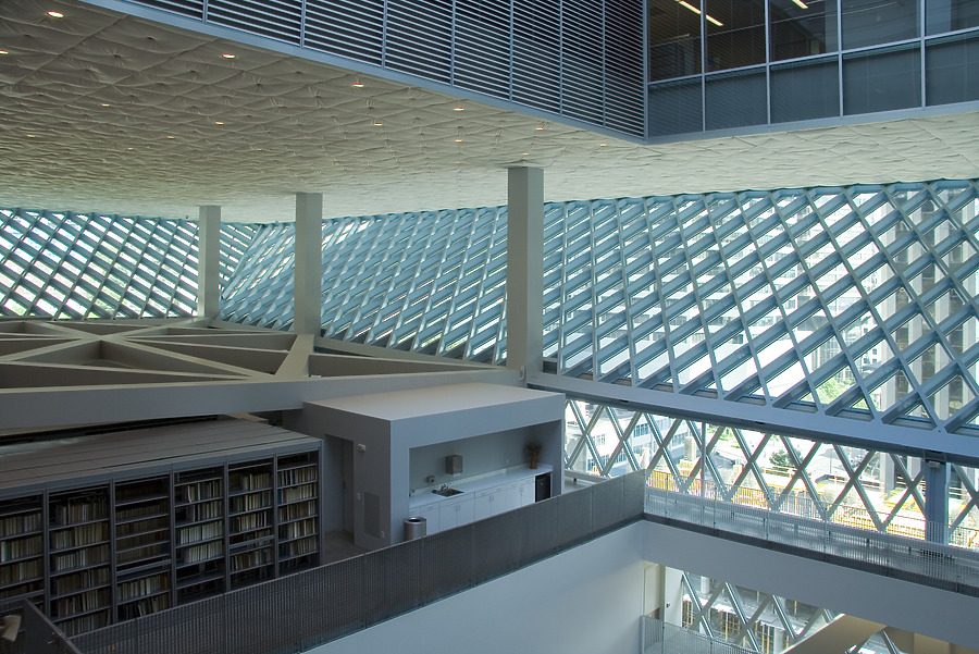 Seattle Central Library by Pavel Toczynski