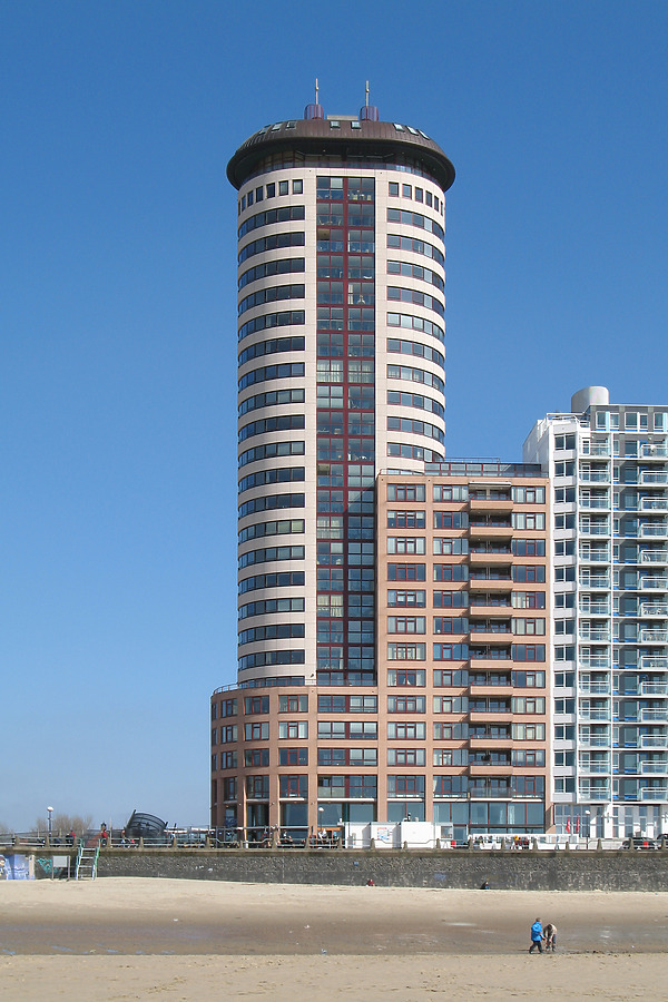 Sardijntoren by Michiel van Dijk