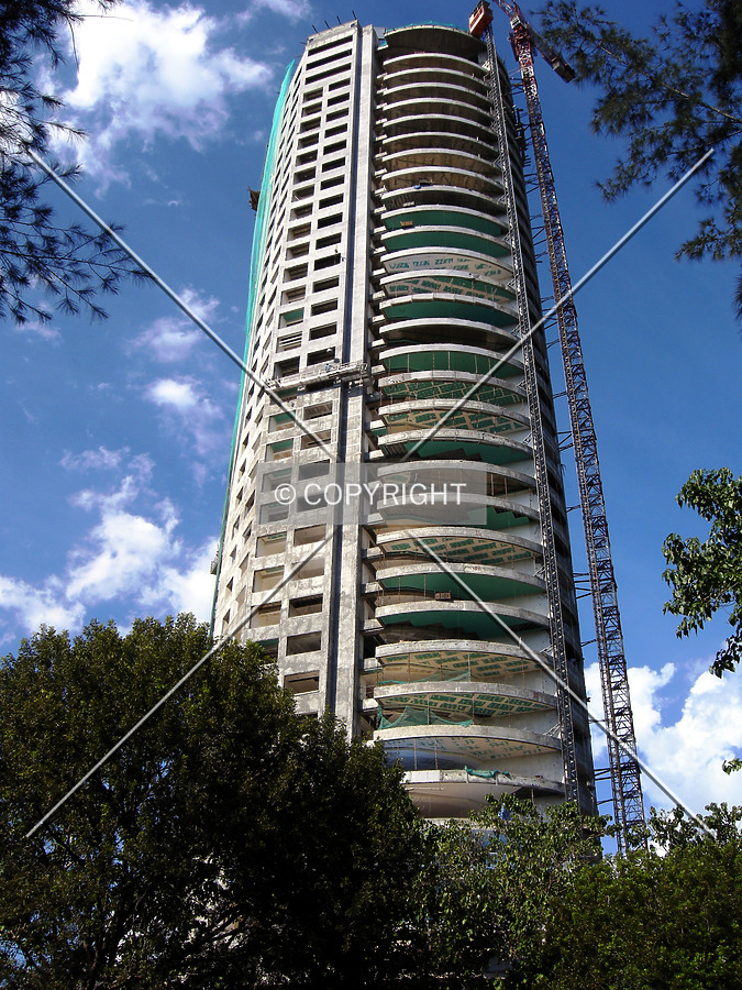 Torre Caney by Jorge Molina