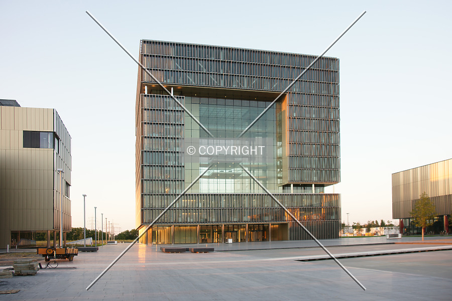ThyssenKrupp Quartier Q1 by Nephilim