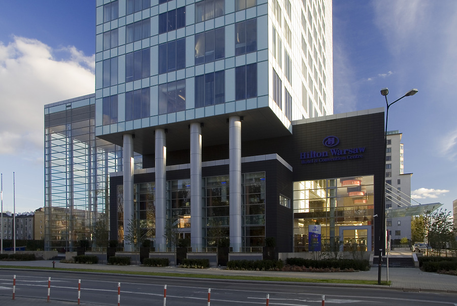 Hilton Warsaw by Pavel Toczynski
