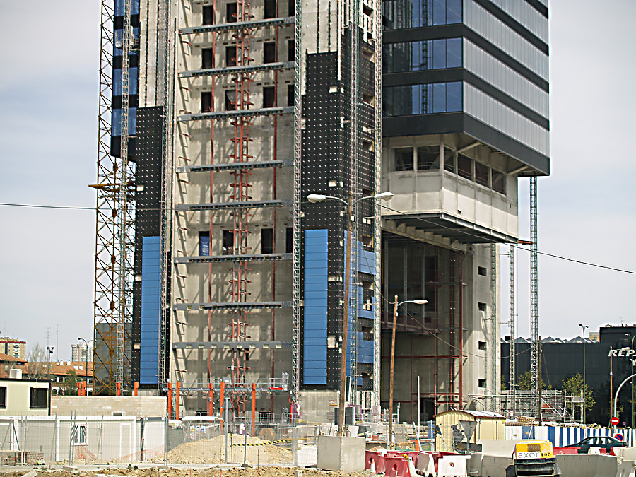 Torre Caja Madrid by Cesar Serrano