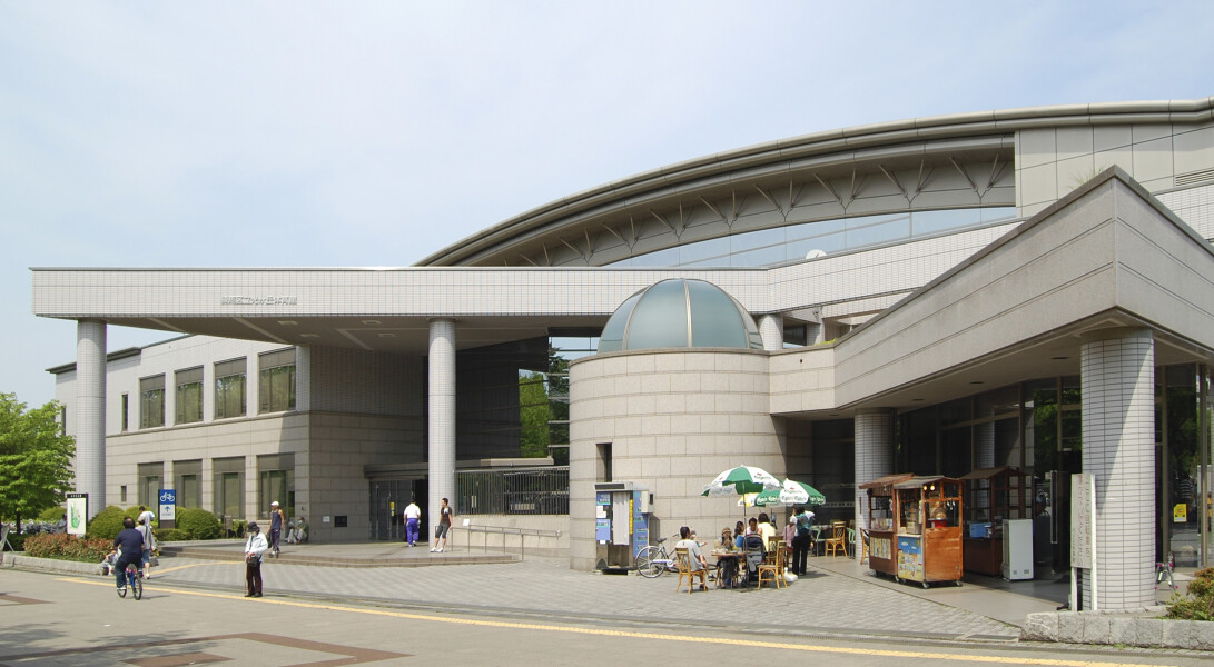 Hikarigaoka Gymnasium