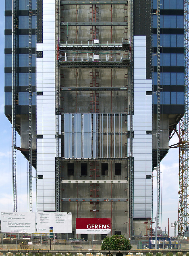 Torre Caja Madrid by Cesar Serrano