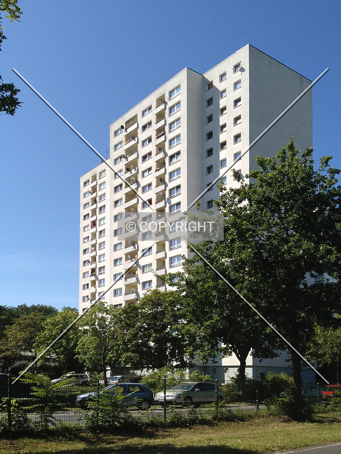 Pfannmüllerweg 40-46 by Nephilim