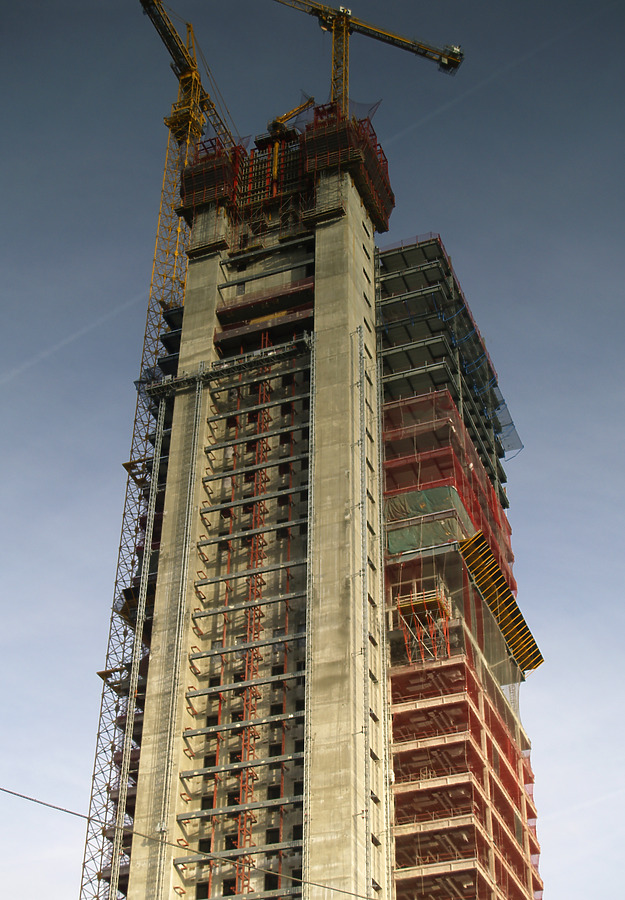 Torre Caja Madrid by Cesar Serrano