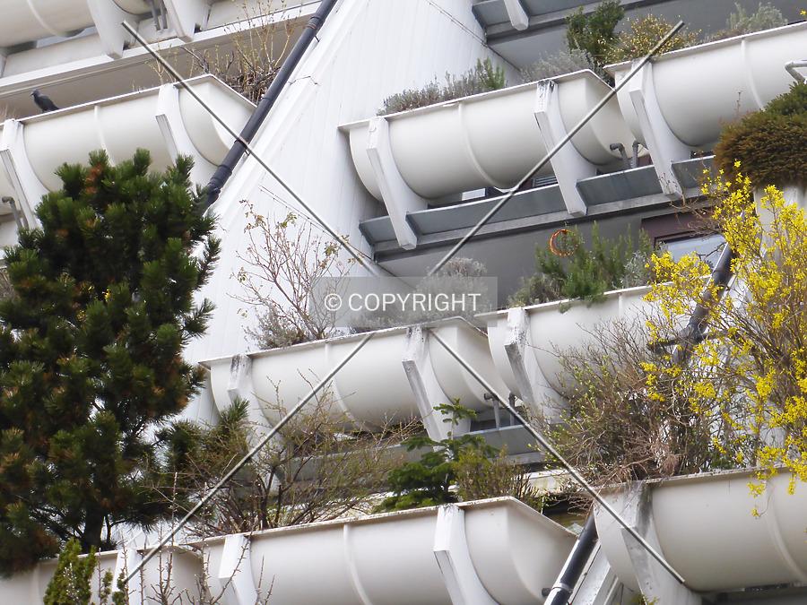 Wohnpark Alterlaa - Block C5-C8 by Nephilim