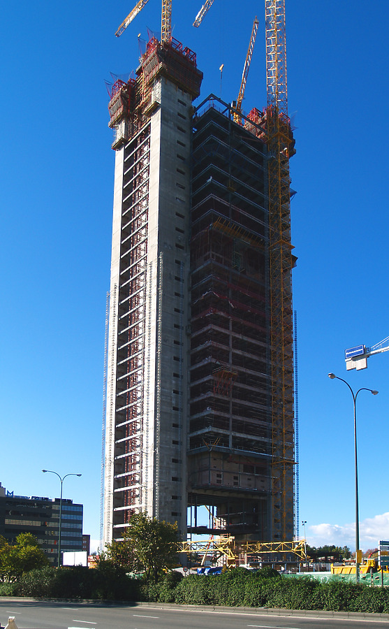 Torre Caja Madrid by Cesar Serrano
