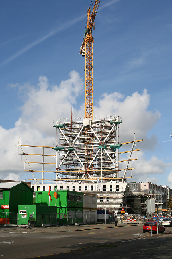 Stadskantoor Leyweg by Michiel van Dijk
