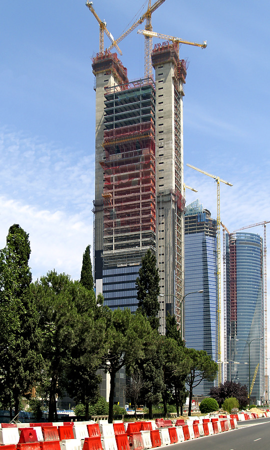 Torre Caja Madrid by Cesar Serrano