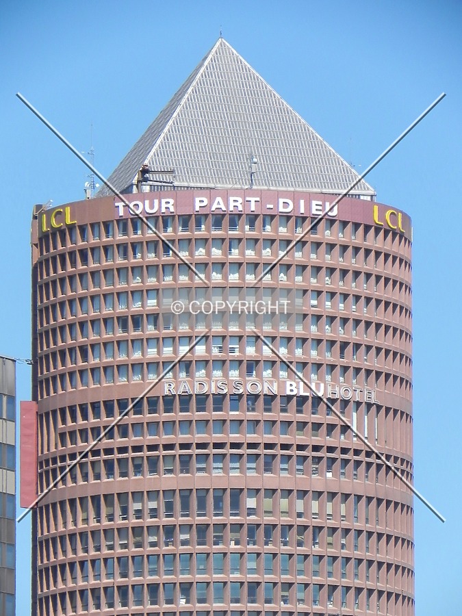 Tour Part-Dieu by Florian Barbier