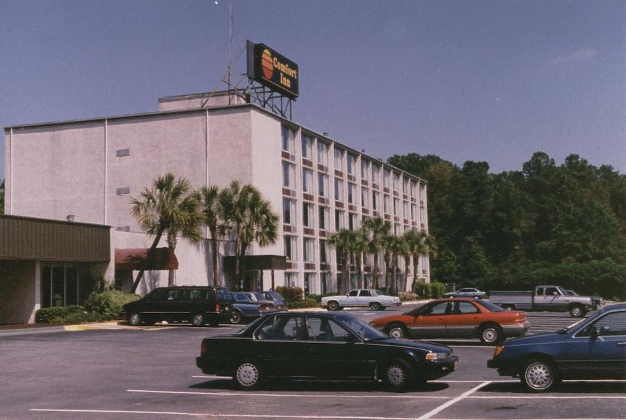 Comfort Inn I-95 North by Rodney Gunn