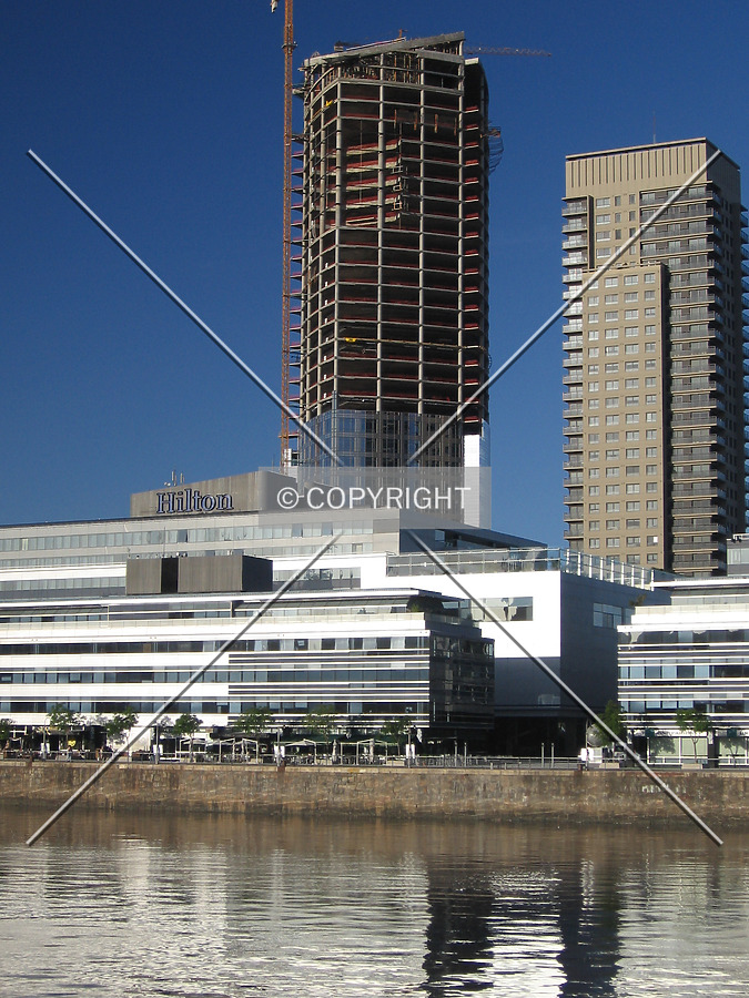 Torre Repsol YPF by Maximiliano Buono