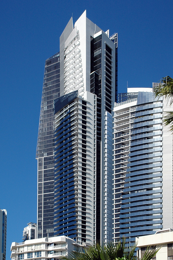 Circle on Cavill North Tower by John Bek