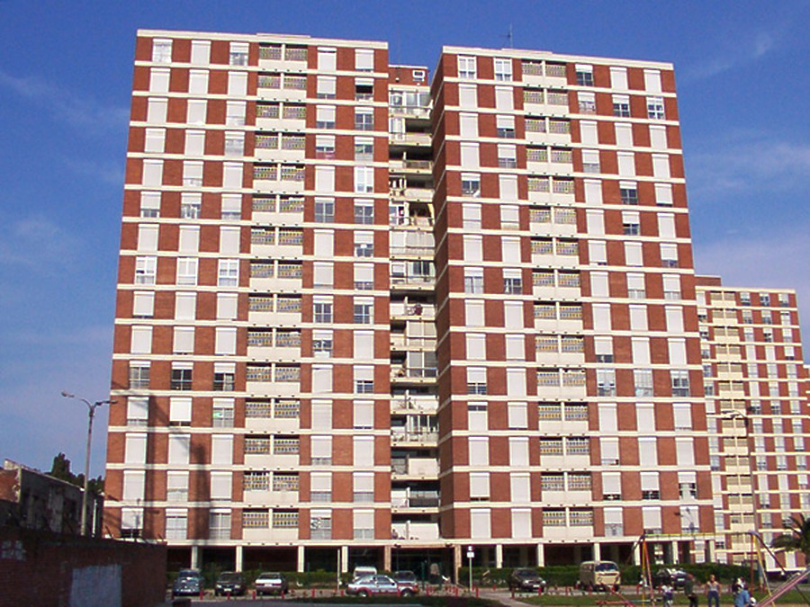 Edificio Poseidon by Daniel Kieckhefer