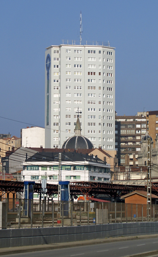 Banco Urquijo by Cesar Serrano