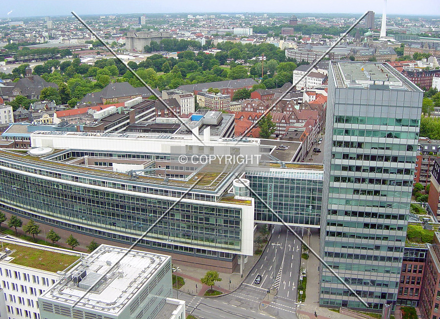 Hochhaus Deutscher Ring by Serdica