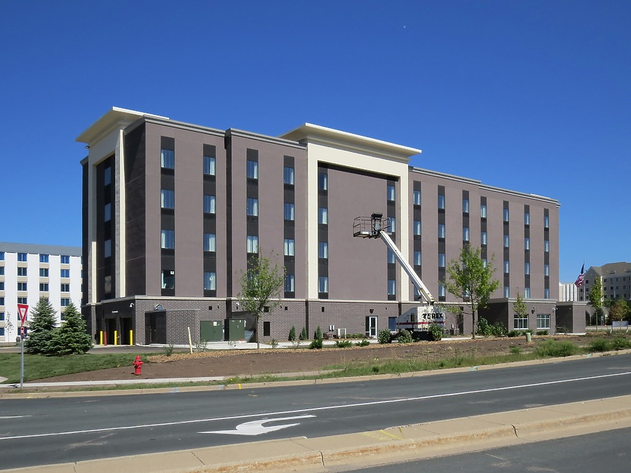 Hampton Inn Minneapolis Bloomington West by James Peacock