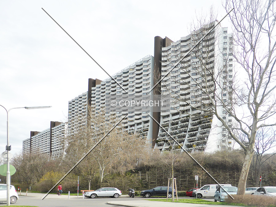 Wohnpark Alterlaa - Block C1-C4 by Nephilim