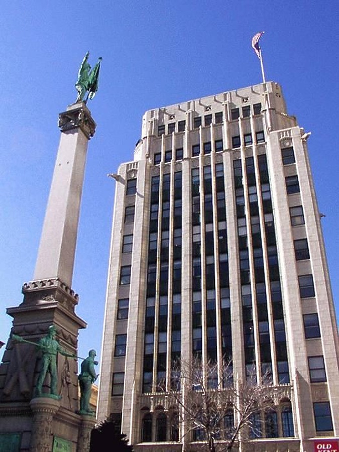 Fifth Third Bank Building by Daniel Kieckhefer