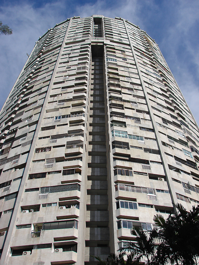 Pearl Bank Apartments by Horst Kiechle