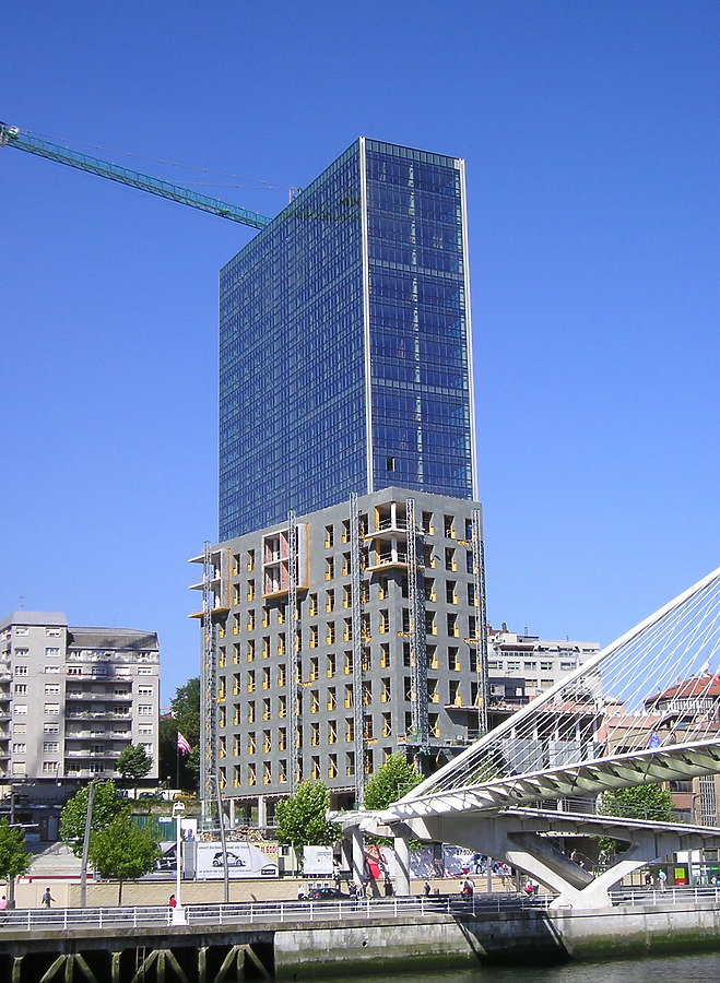 Isozaki Atea I by Mikel Allende