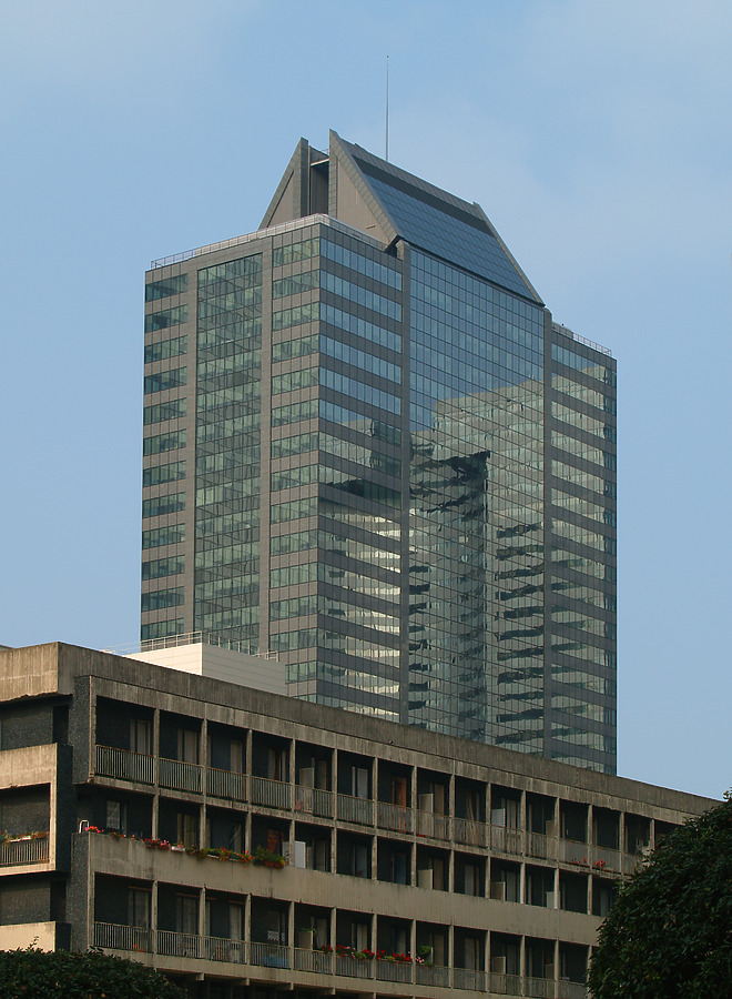 Tour Europlaza by Cesar Serrano