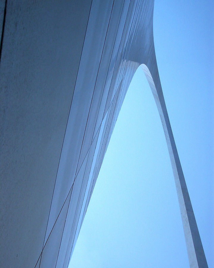 Gateway Arch by Ryan Hildebrand
