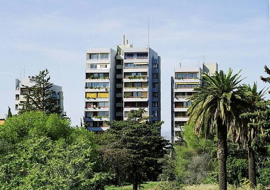 Apartment Block in Kifissia by Gregory Maloukos
