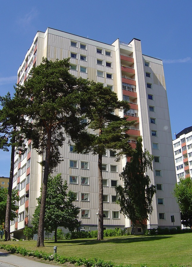 Karlslundsgatan 18 by Robin Spetz