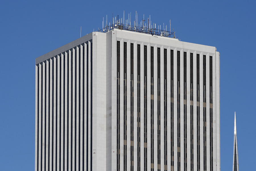 Aon Center by Michiel van Dijk