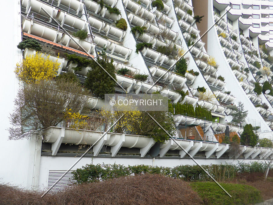 Wohnpark Alterlaa - Block C5-C8 by Nephilim